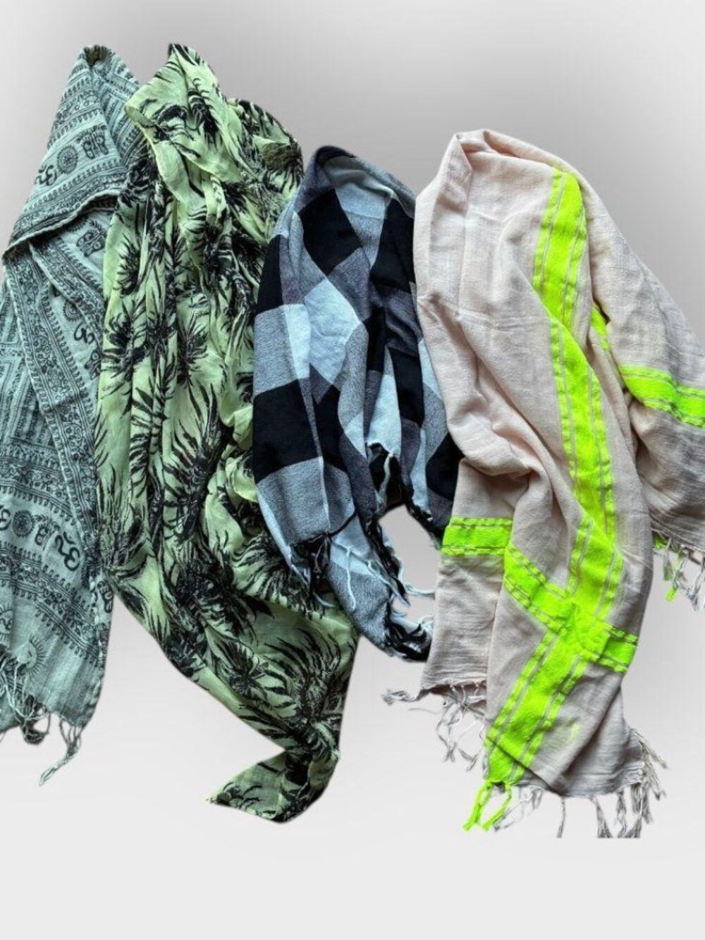 Vintage 2000’s Women’s Scarves/Bandanas